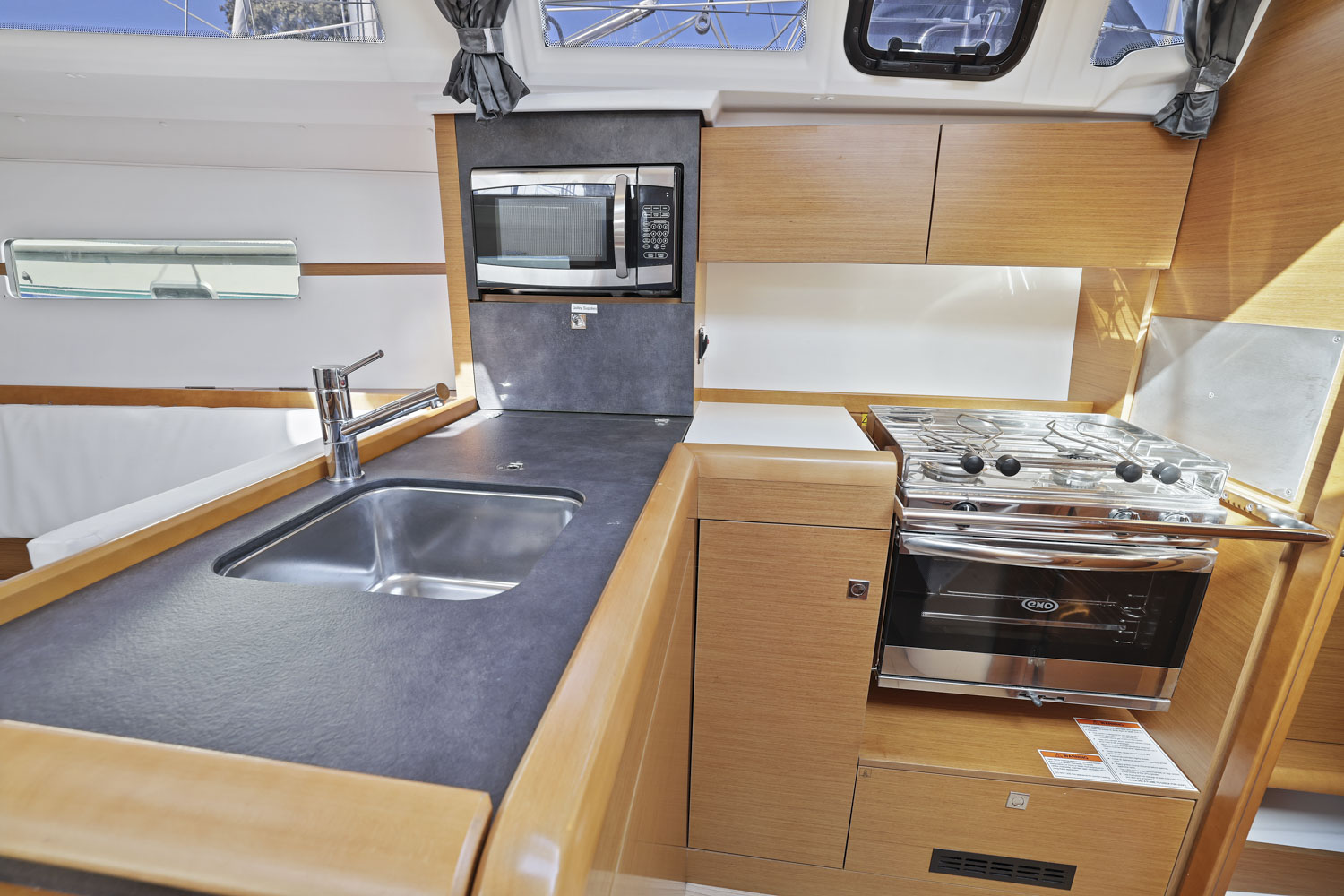 Jeanneau 349 - MORROWIND 10