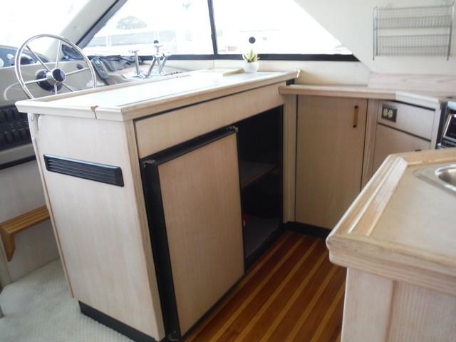 39 Bayliner 3988 - FISH EXIT 12