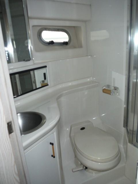 39 Bayliner 3988 - FISH EXIT 16