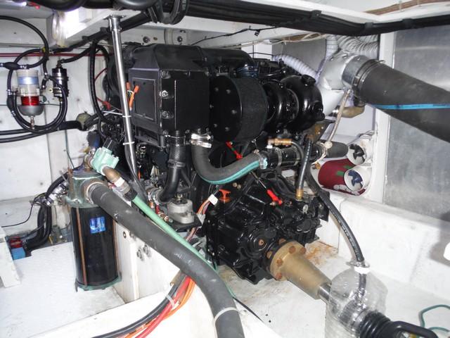 39 Bayliner 3988 - FISH EXIT 28