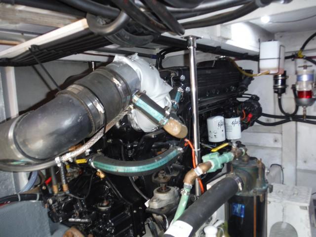 39 Bayliner 3988 - FISH EXIT 29