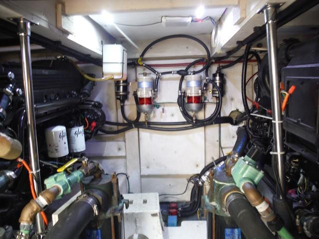 39 Bayliner 3988 - FISH EXIT 30