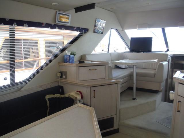 39 Bayliner 3988 - FISH EXIT 7