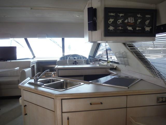 39 Bayliner 3988 - FISH EXIT 8