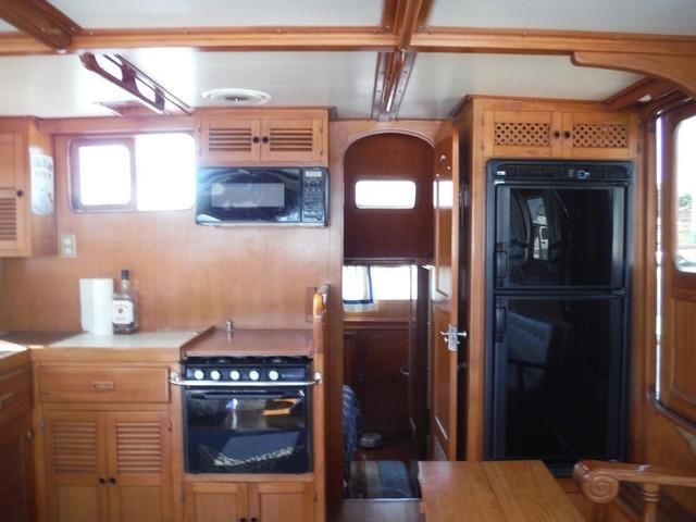 DeFever Aft Cabin 41 10