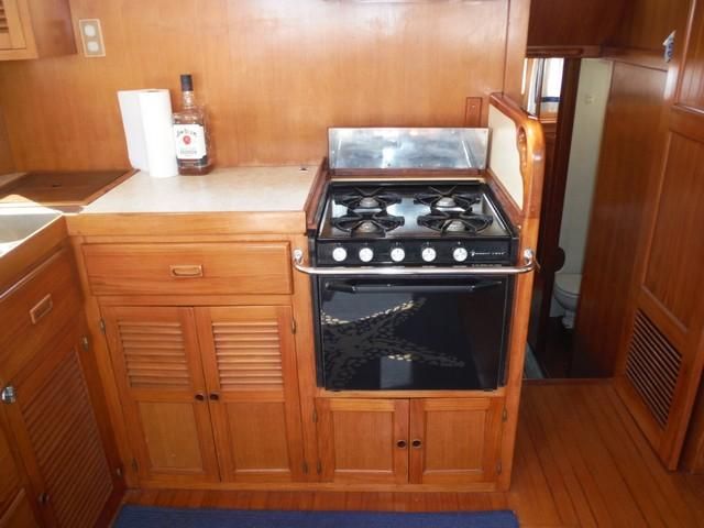 DeFever Aft Cabin 41 11