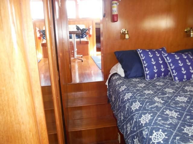 DeFever Aft Cabin 41 17