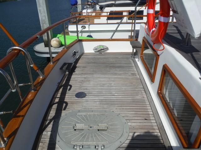 DeFever Aft Cabin 41 18