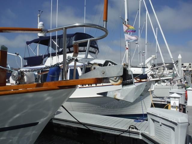 DeFever Aft Cabin 41 4