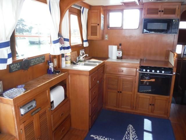 DeFever Aft Cabin 41 8