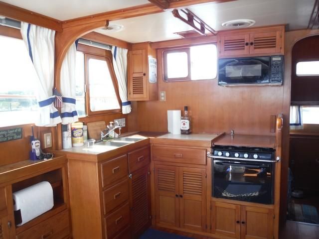 DeFever Aft Cabin 41 9