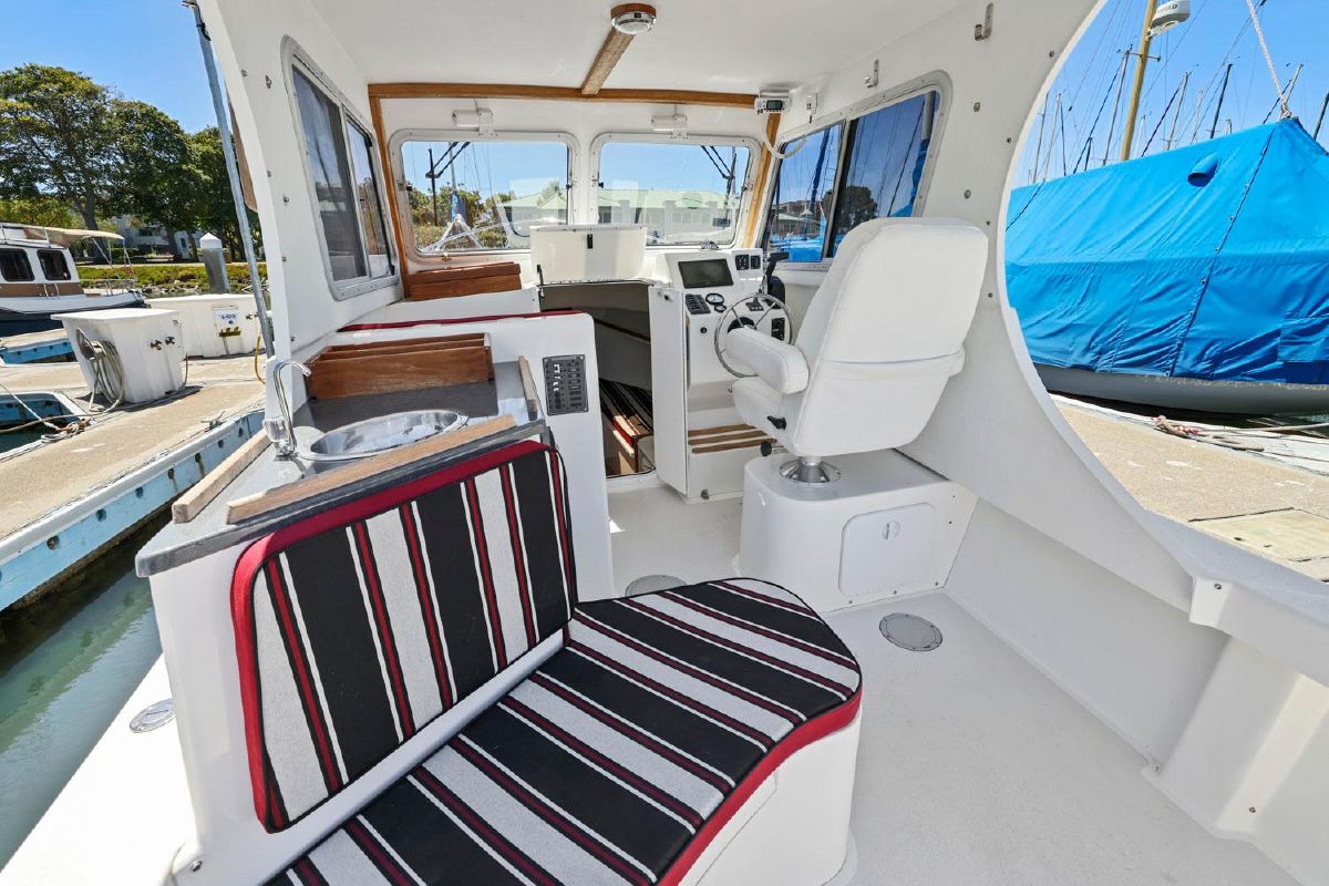 Eastern 248 Islander 10