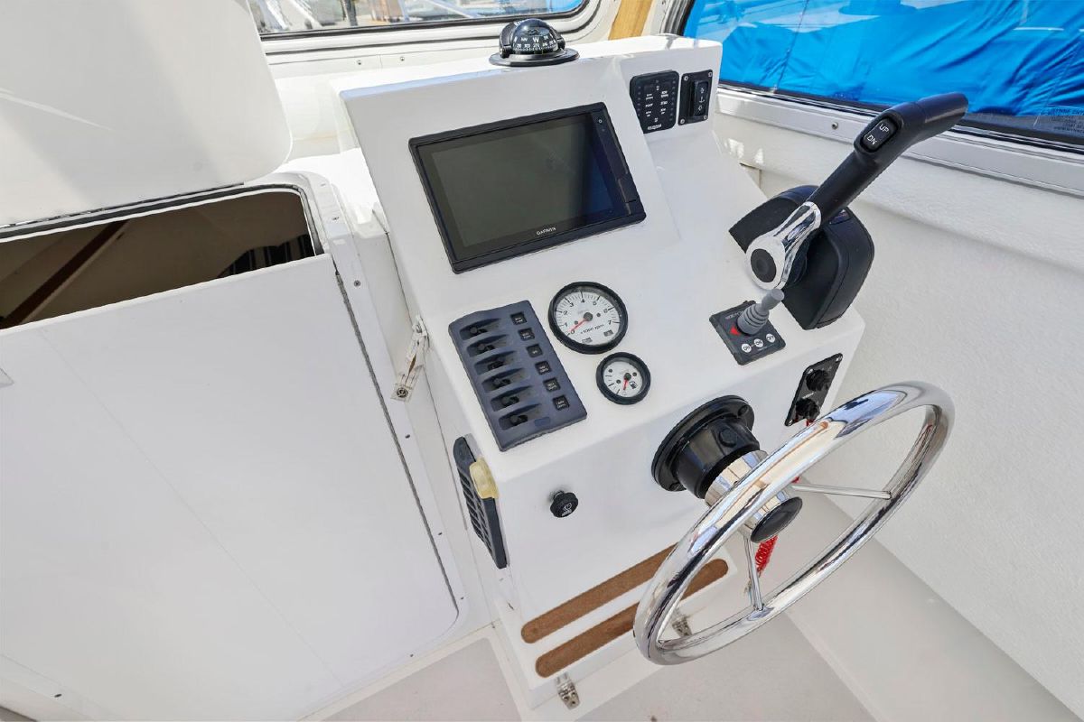 Eastern 248 Islander 14