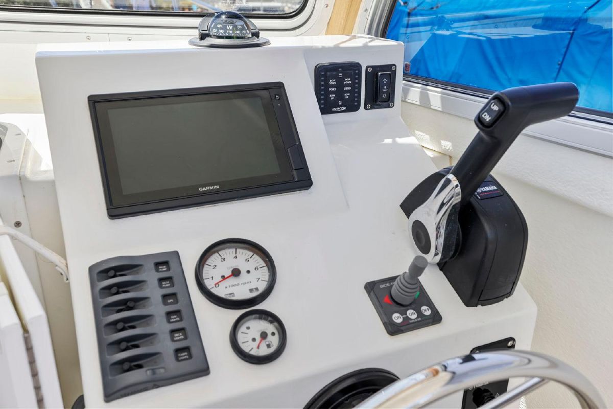 Eastern 248 Islander 16