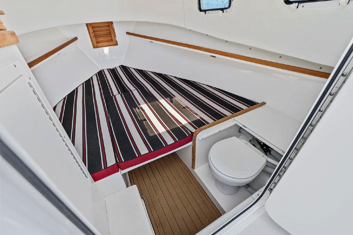 Eastern 248 Islander 20