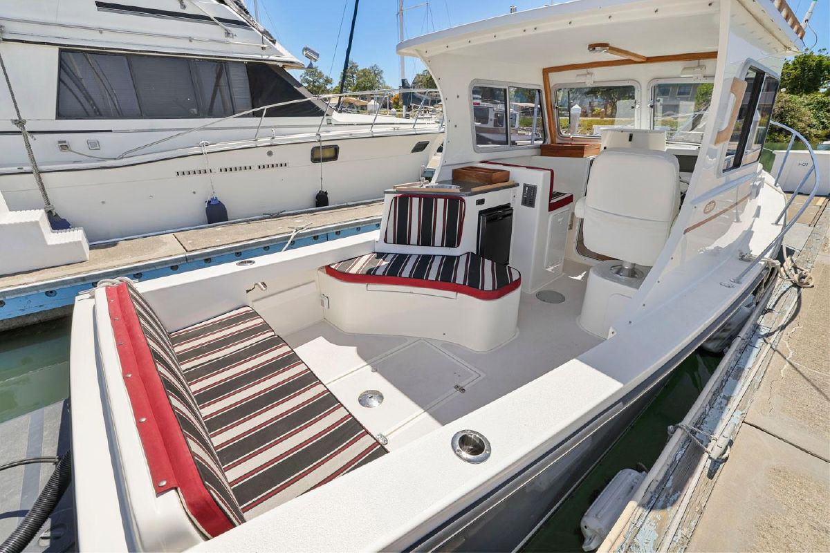 Eastern 248 Islander 8