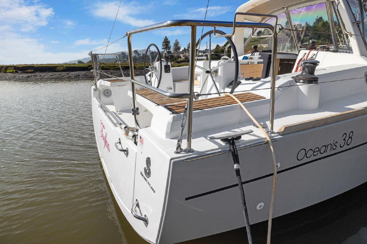 2015 Beneteau 38 - TOOFUN 19