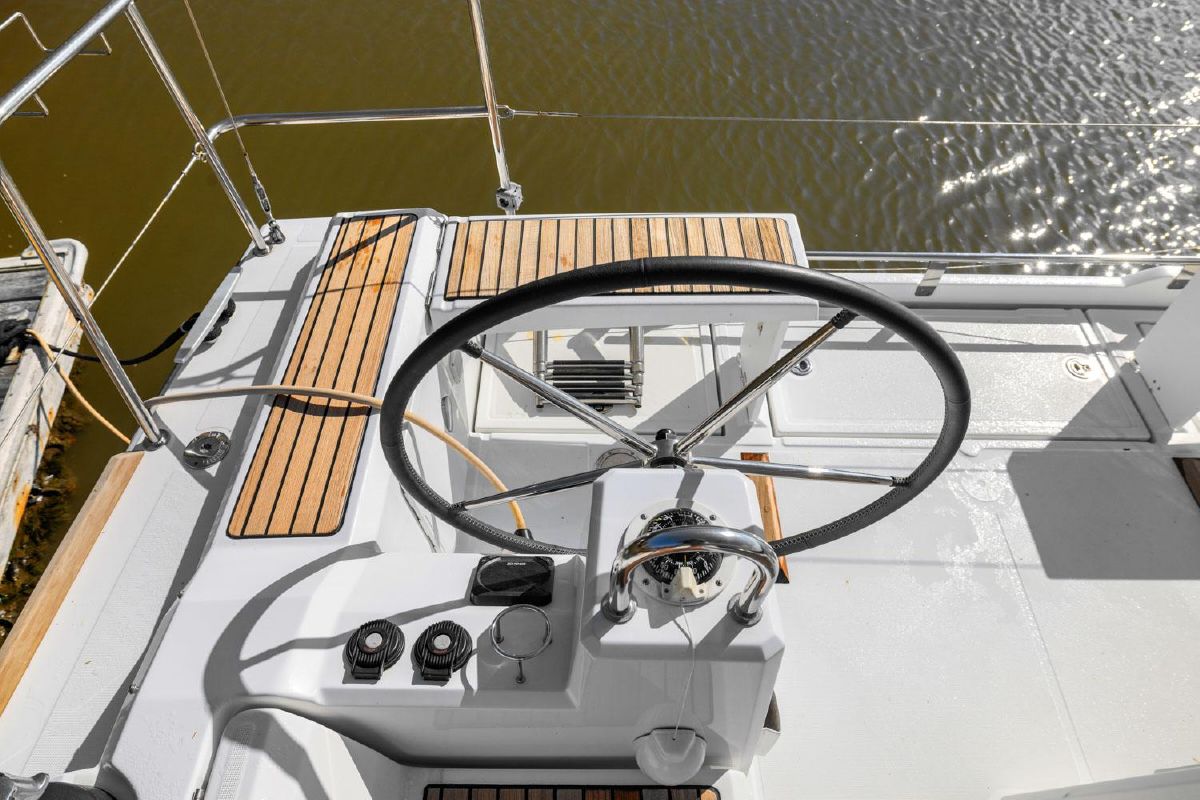 2015 Beneteau 38 - TOOFUN 20