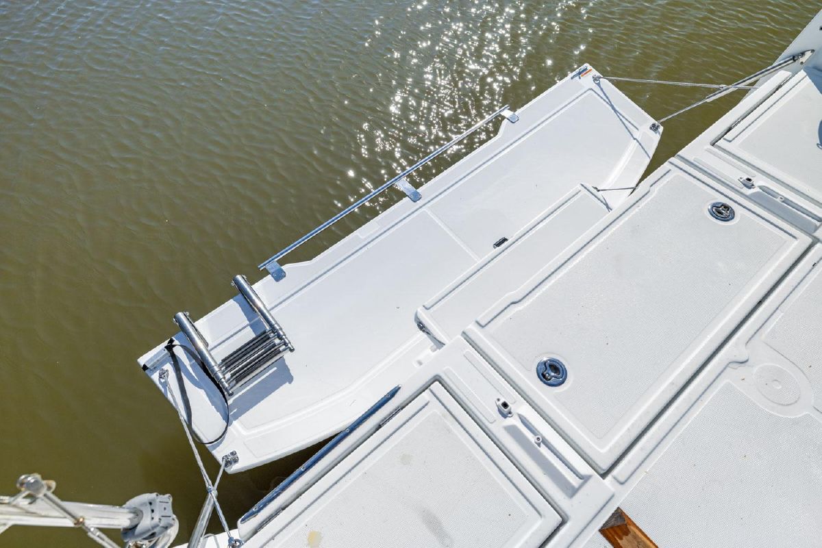 2015 Beneteau 38 - TOOFUN 27