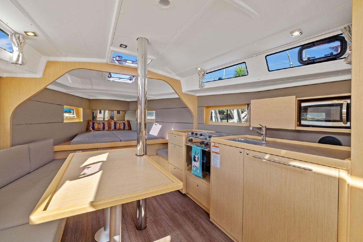 2015 Beneteau 38 - TOOFUN 31