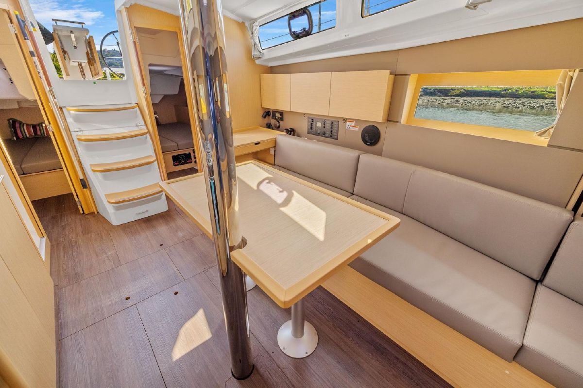 2015 Beneteau 38 - TOOFUN 44
