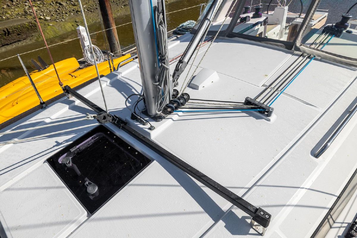 2015 Beneteau 38 - TOOFUN 8