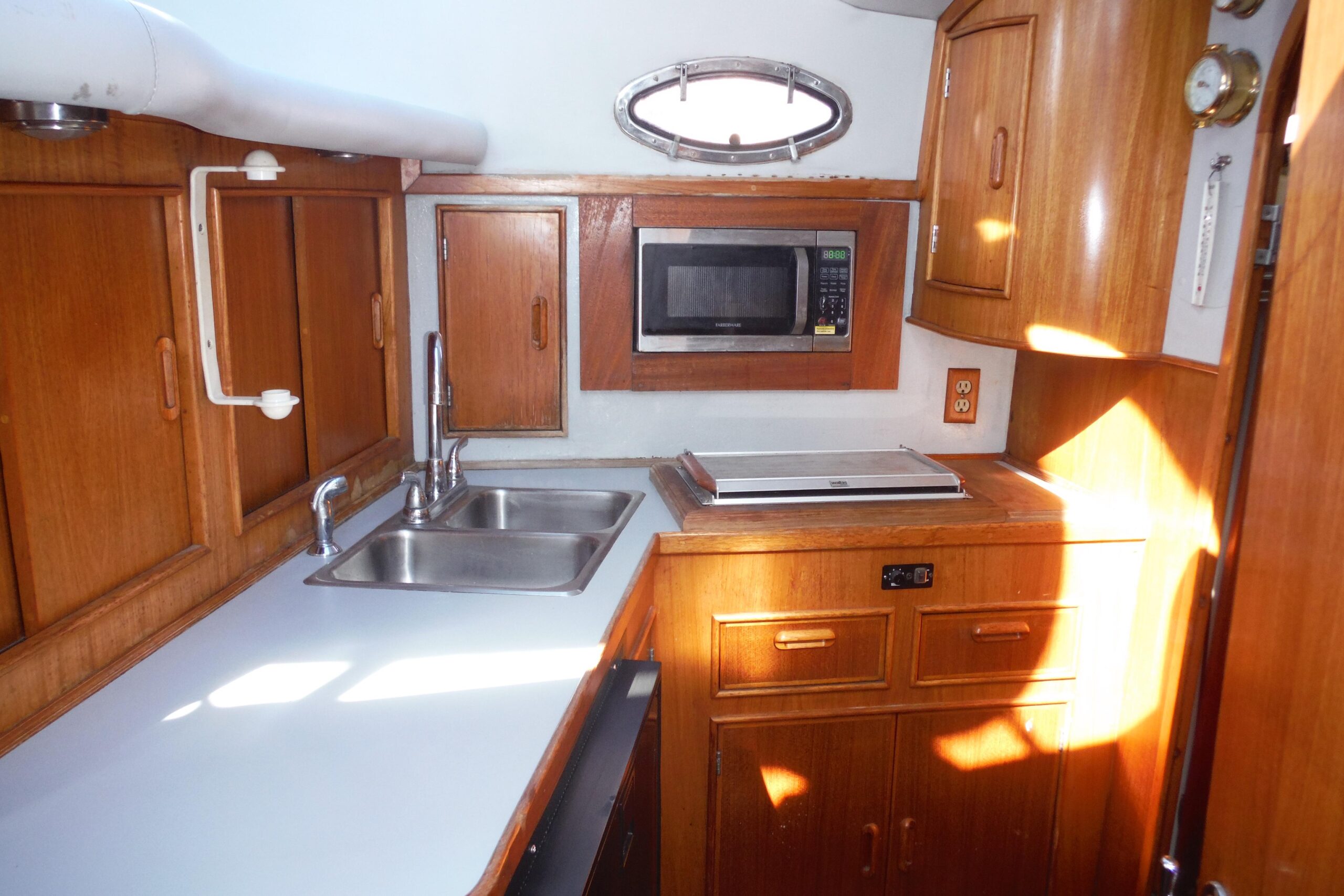 1990 Mediterranean 38 Sport Fisher 13