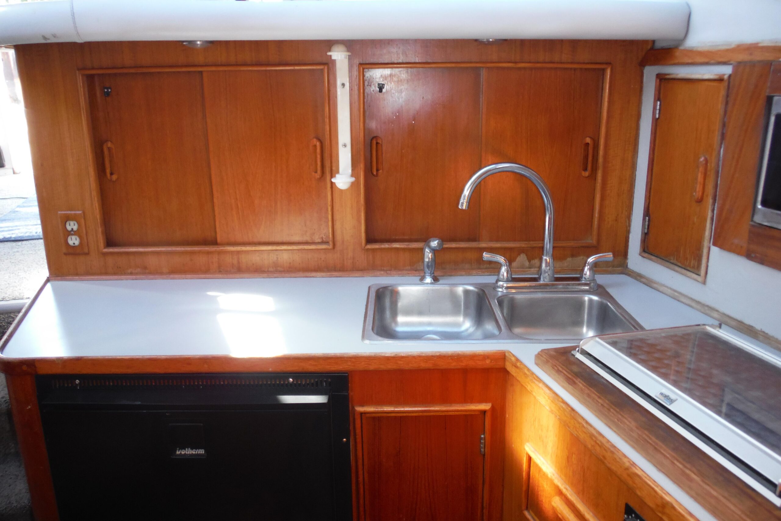 1990 Mediterranean 38 Sport Fisher 15