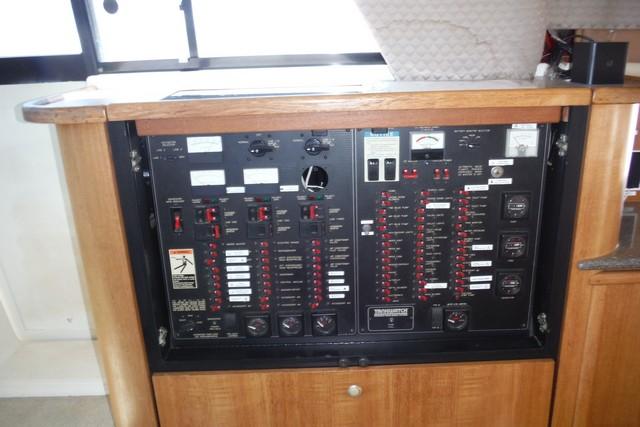 1999 Bayliner 4788 14