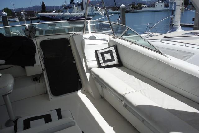 1999 Bayliner 4788 18