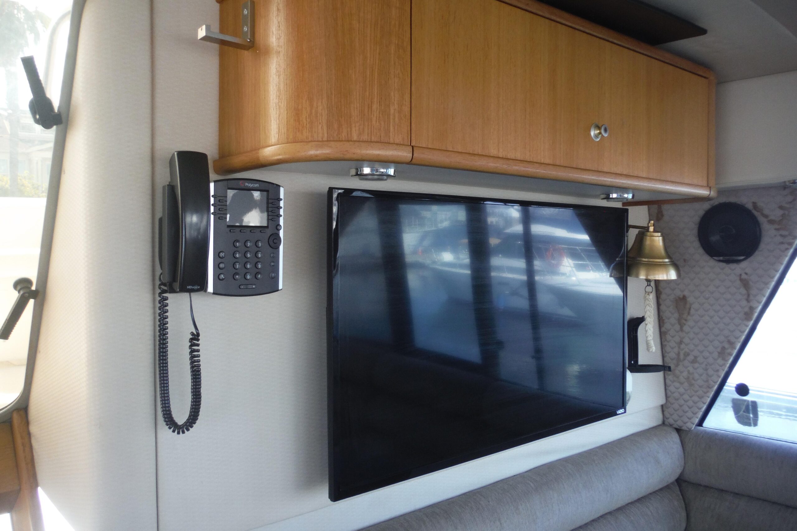 1999 Bayliner 4788 23