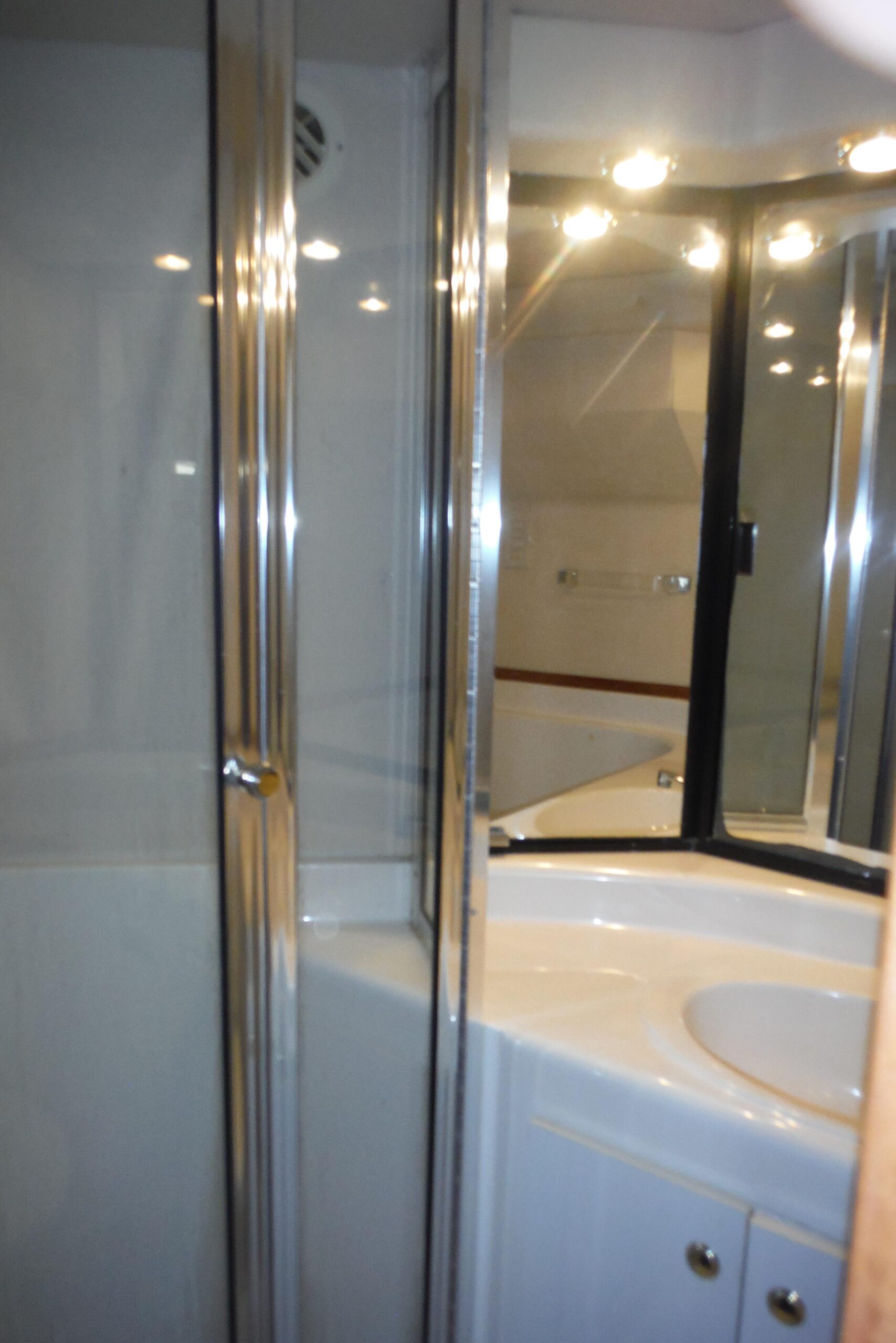 1999 Bayliner 4788 25