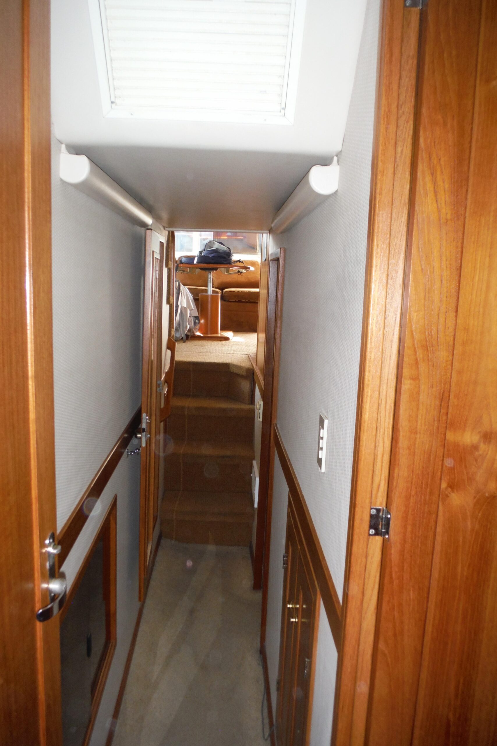 1999 Bayliner 4788 33