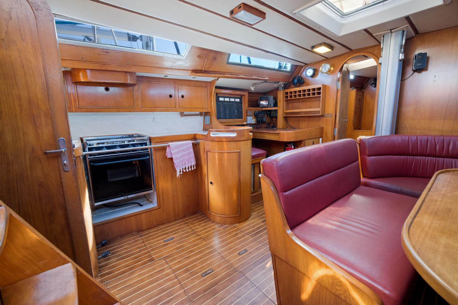 Wauquiez Centurion 47 - DARING ADVENTURE 9