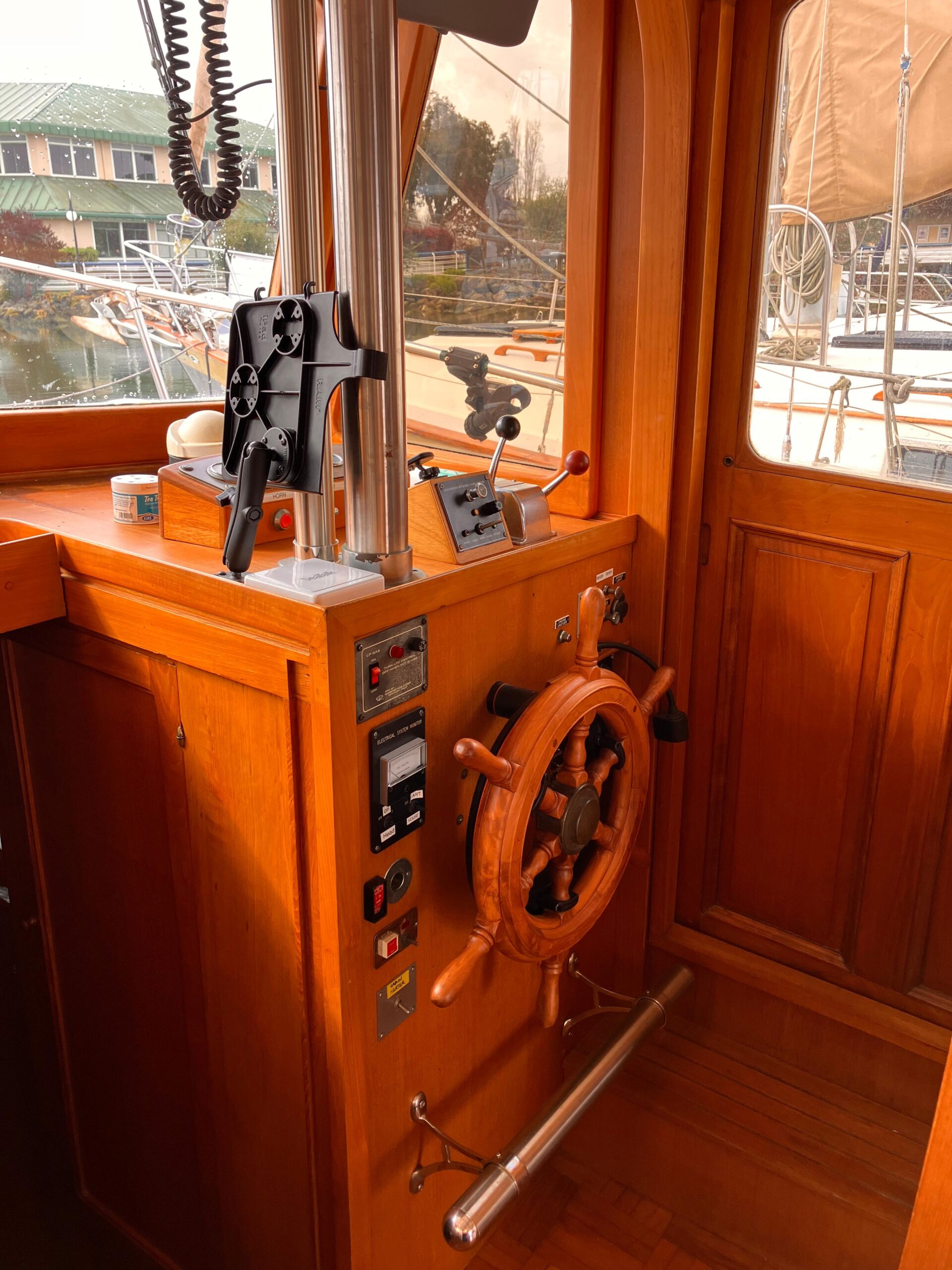 1994 Marine Trader Europa 34 - 18