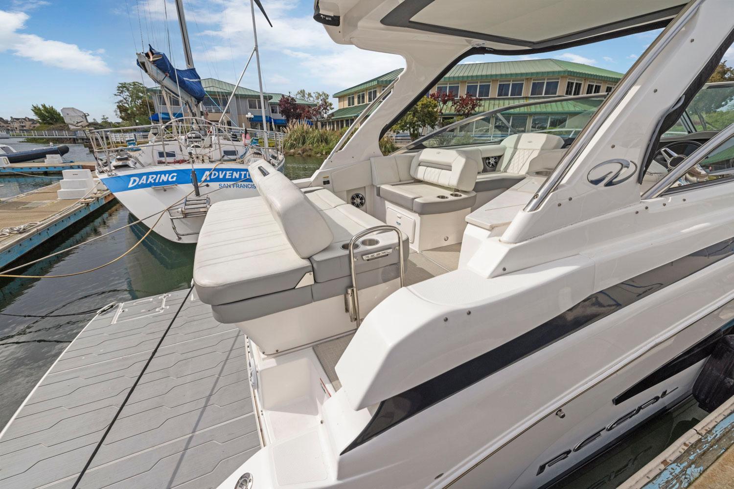 2022 Regal 33 Express - PARISII 18