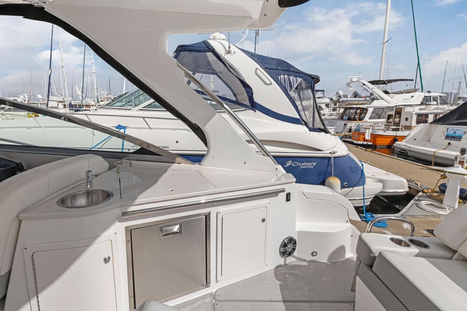 2022 Regal 33 Express - PARISII 25