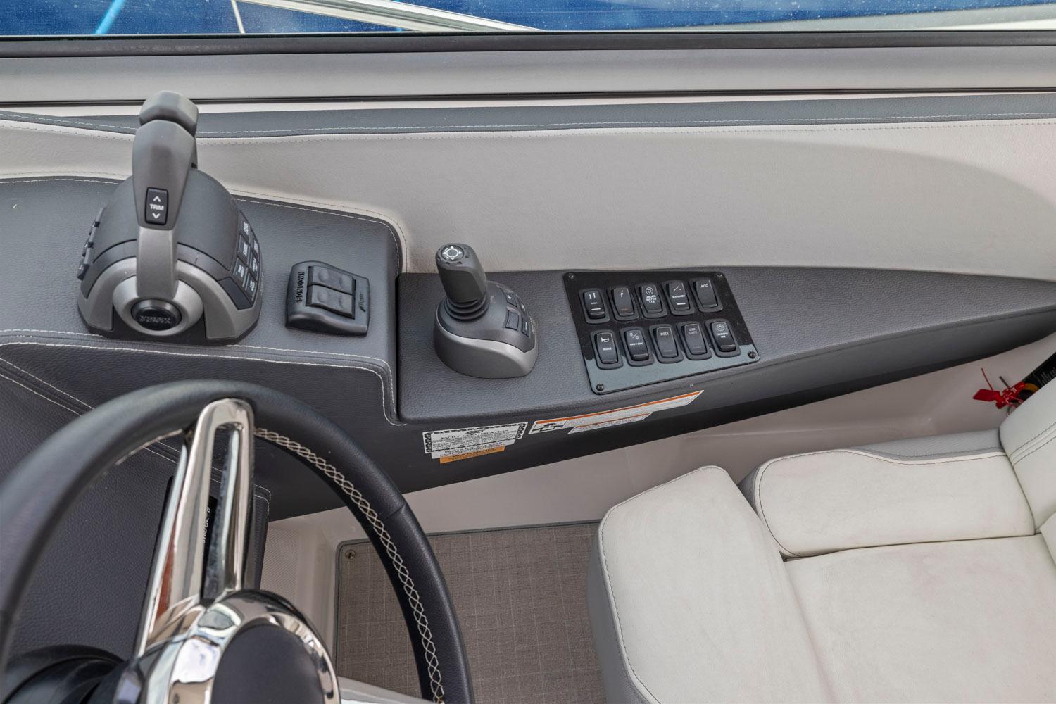 2022 Regal 33 Express - PARISII 32