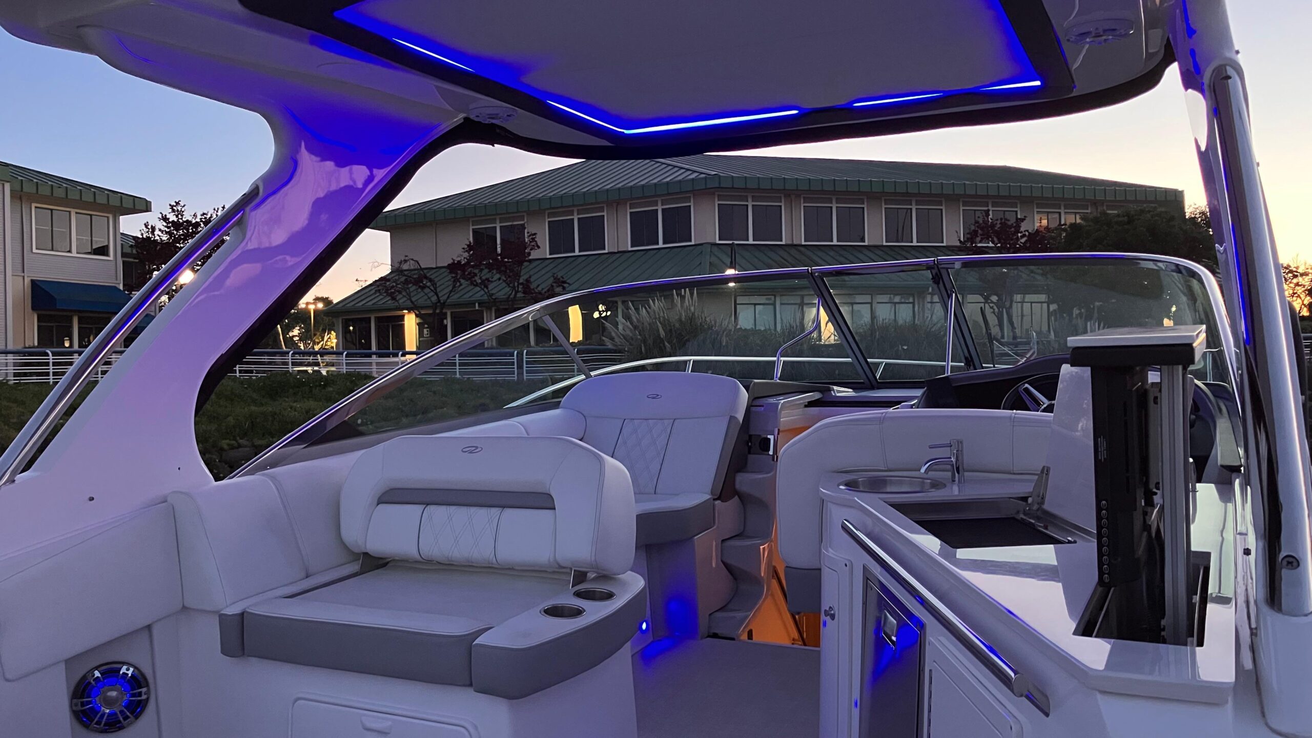 2022 Regal 33 Express - PARISII 52