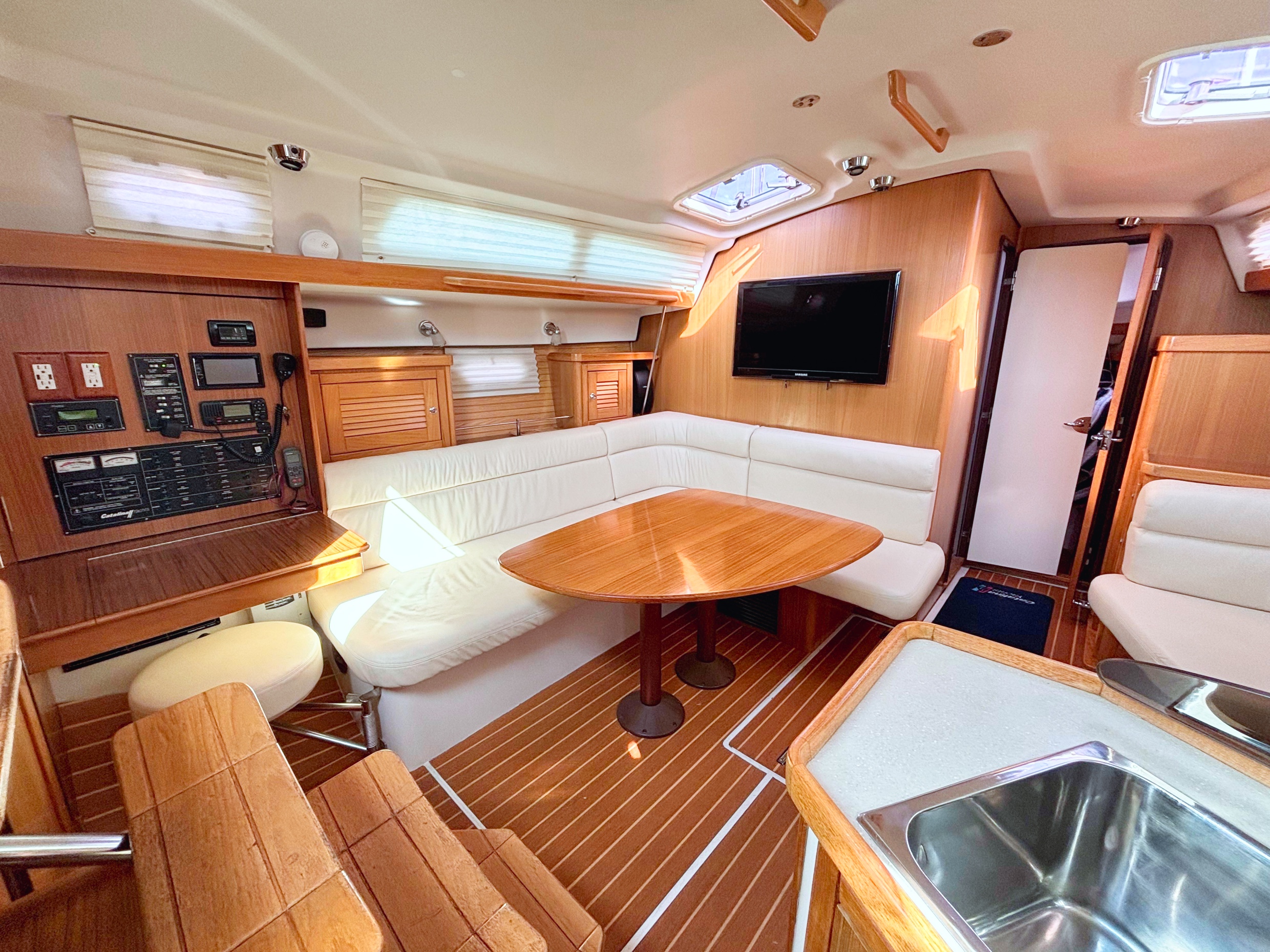 Catalina 375 - NORTHERN SKY 10