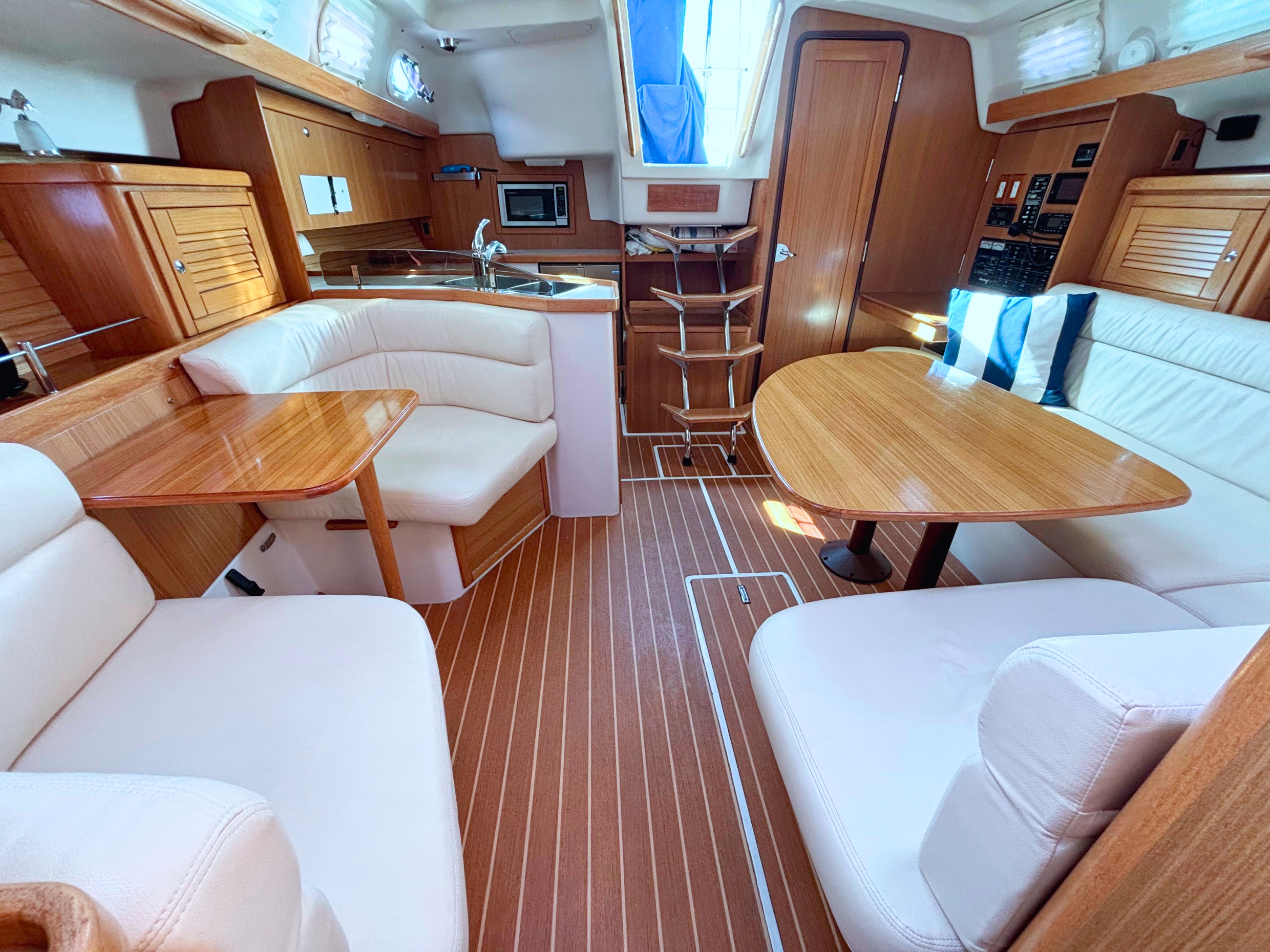 Catalina 375 - NORTHERN SKY 9