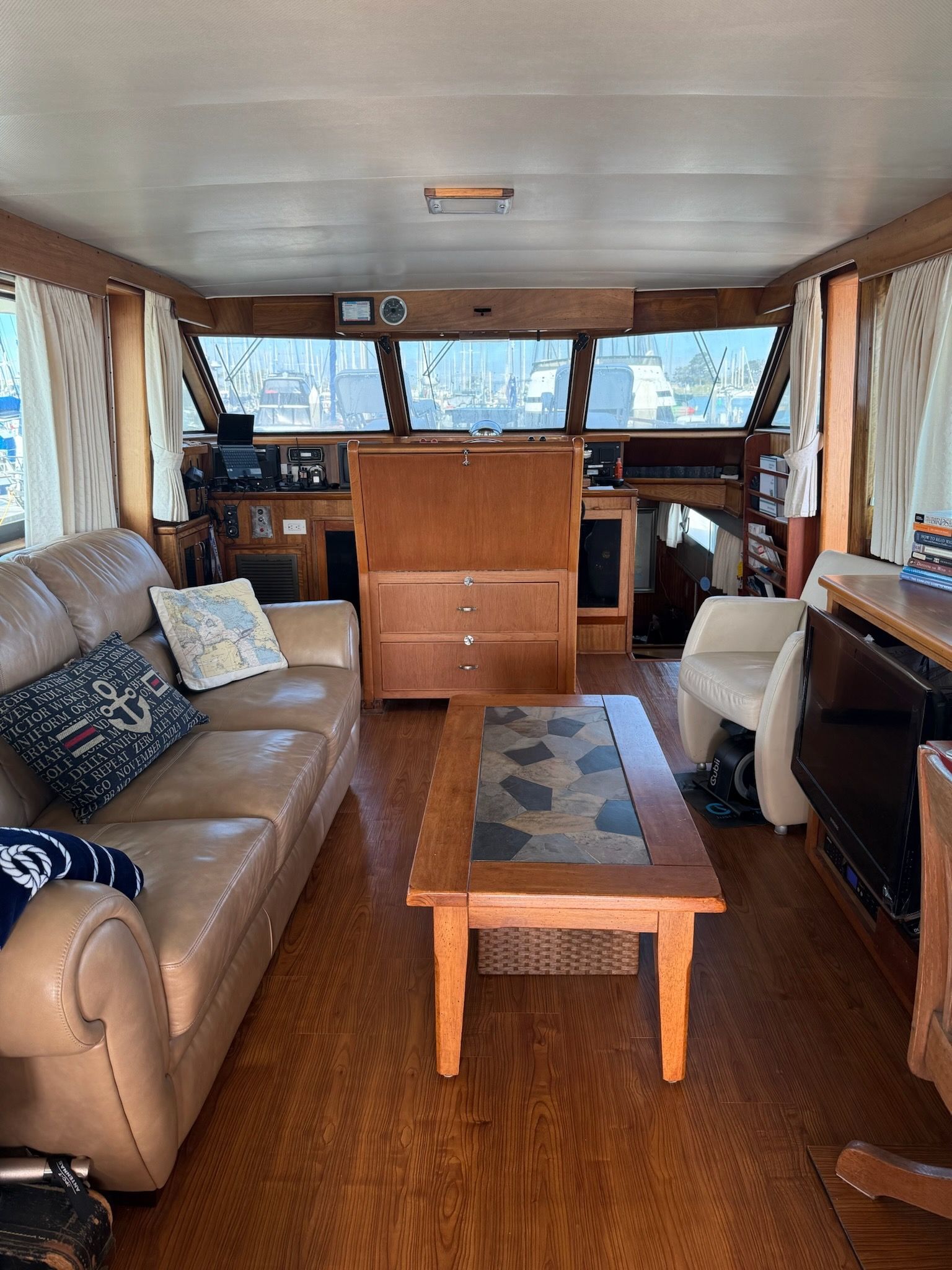 Hatteras 53 MY - CHARTMAKER 22