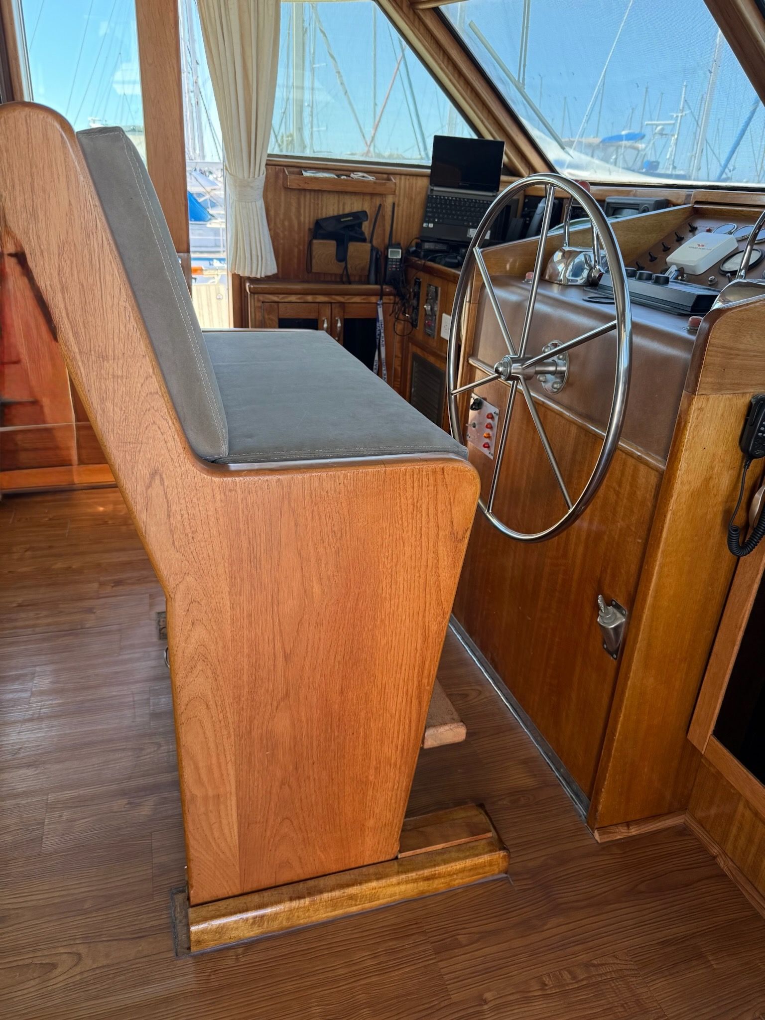 Hatteras 53 MY - CHARTMAKER 27