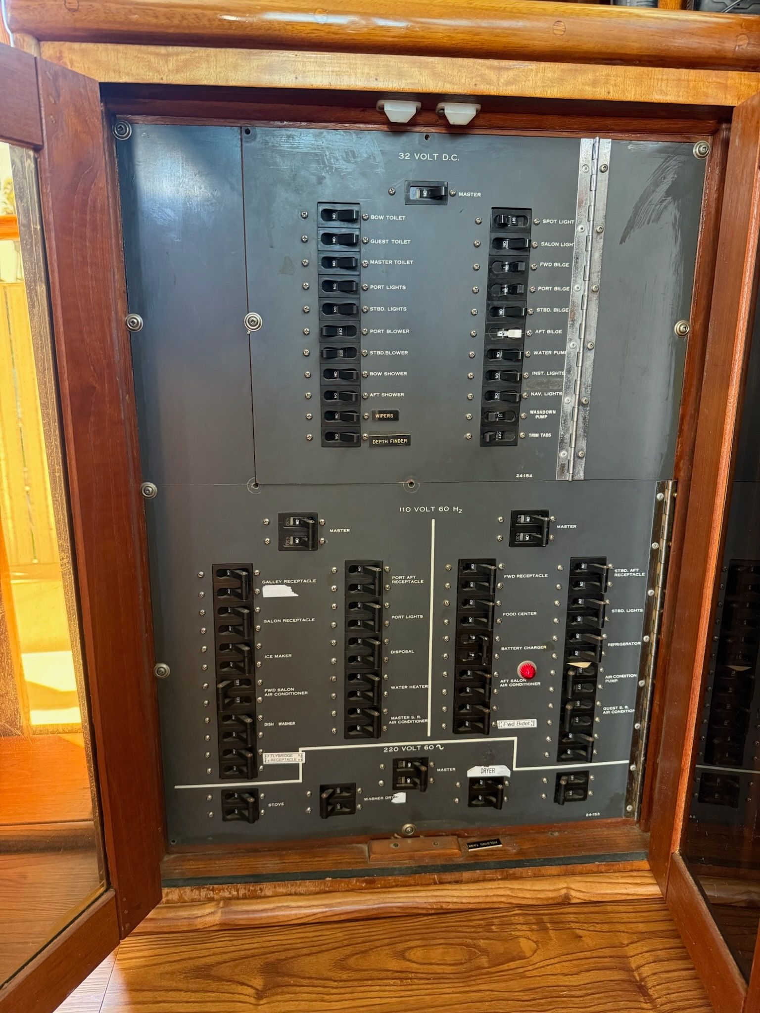 Hatteras 53 MY - CHARTMAKER 53